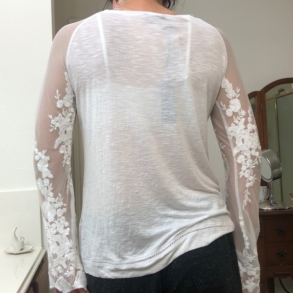 Buffalo by David Britton Lacey Henley Blouse - Picture 2 of 6